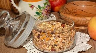 Voćna torta od zobenih pahuljica
