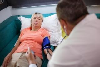 Povišen krvni tlak: simptomi, liječenje, kako ga spustiti?